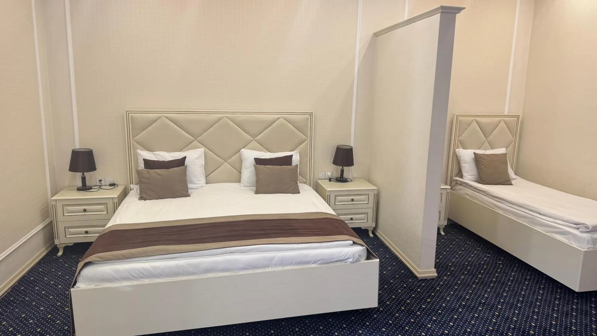 East Legend Hotel Baku 3*,